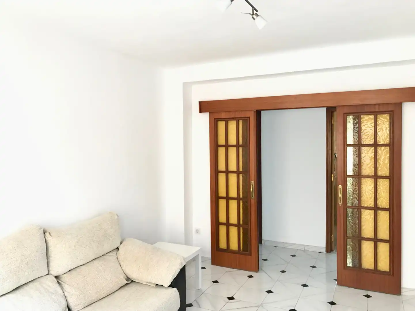 Wohnung zur Miete in San Fernando mit Terrasse, Möbliert und Ofen