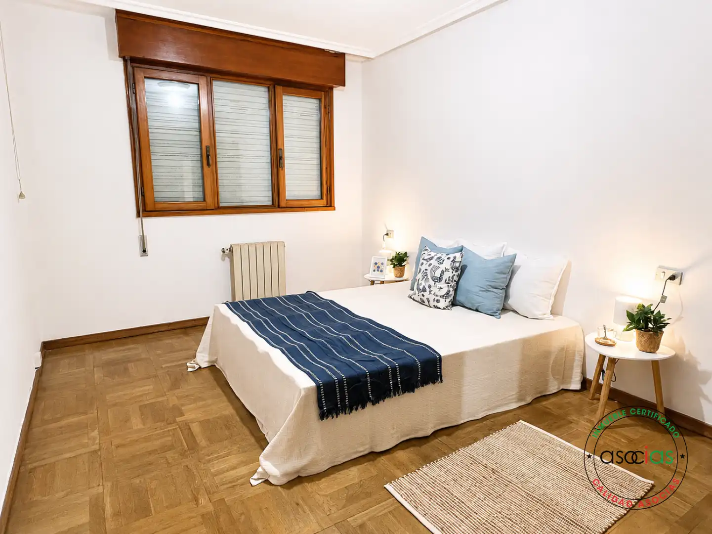 Dormitori de Pis en venda en Gijón  amb Calefacció, Jardí privat i Parquet