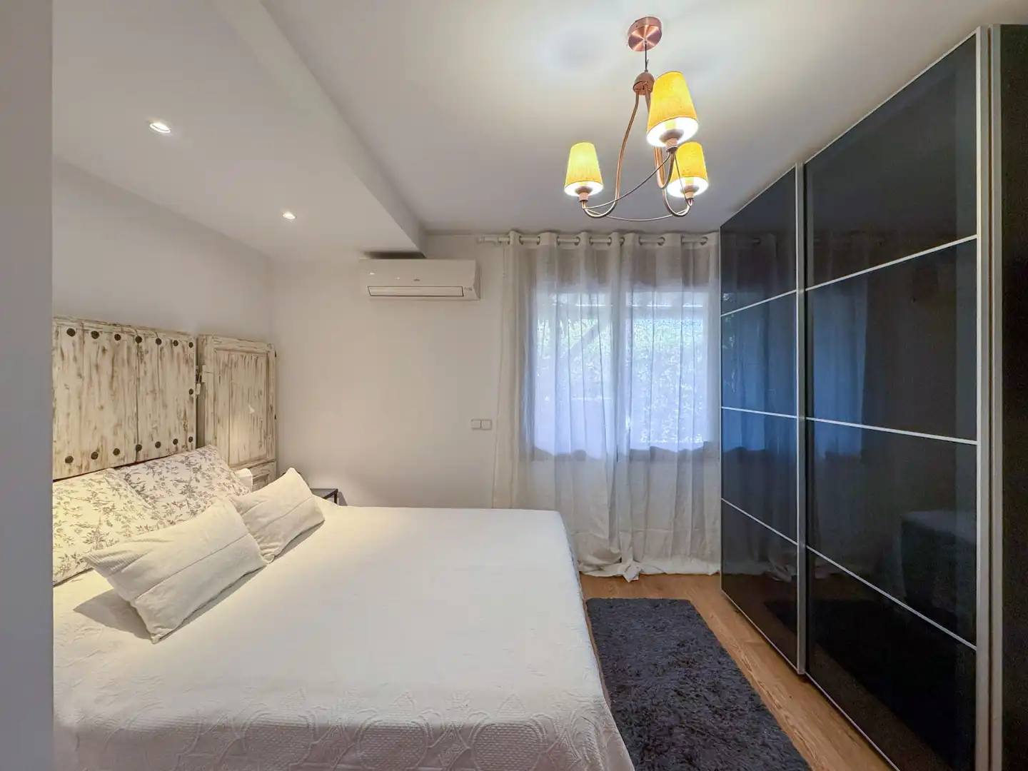 Dormitori de Casa o xalet de lloguer en Marbella amb Jardí privat, Terrassa i Piscina