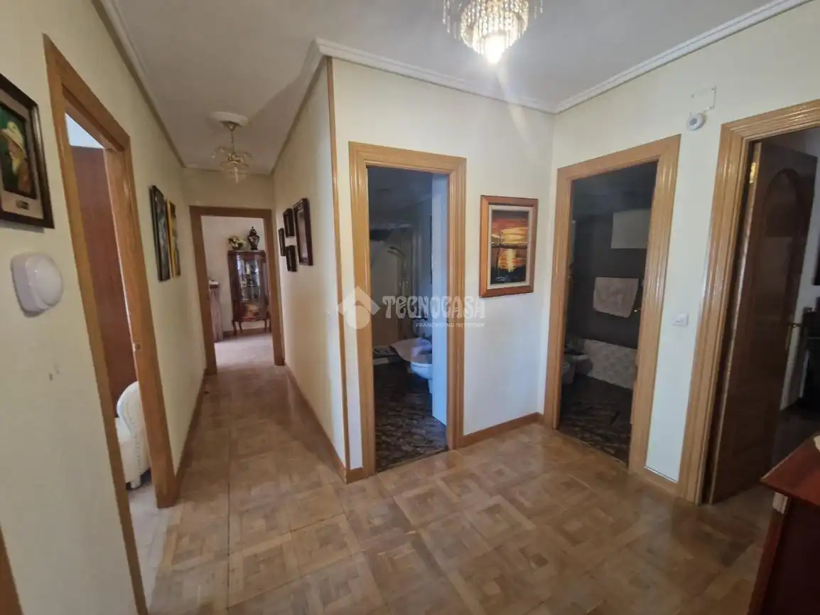 Piso en venta en Palencia con Calefacción, Parquet y Terraza