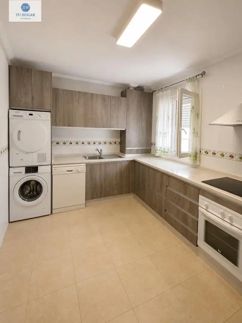 Cuina de Pis en venda en Alcalá de Guadaira amb Aire condicionat, Terrassa i Balcó
