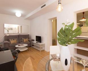 Sala d'estar de Apartament de lloguer en  Madrid Capital amb Aire condicionat