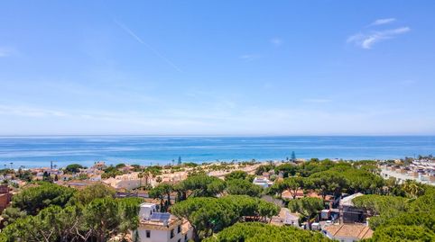 Foto 2 de Casa o xalet en venda a Av. Playas Andaluzas, Las Chapas - Alicate Playa, Marbella