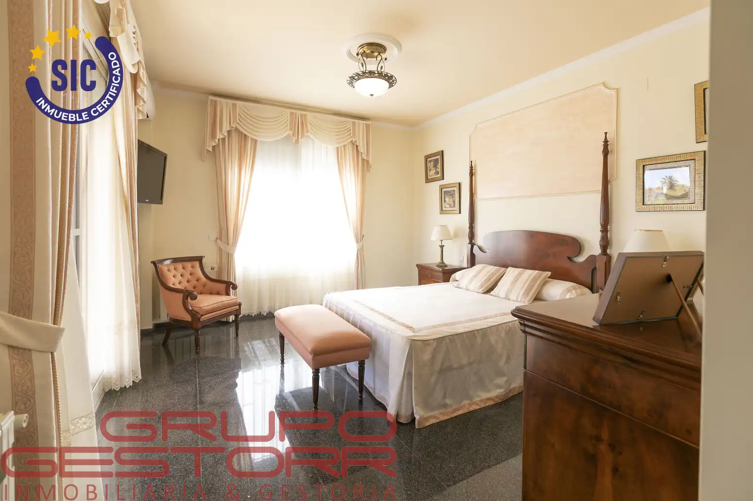 Habitación de Casa o chalet en venta en Valencia con Aire acondicionado, Calefacción y Jardín privado
