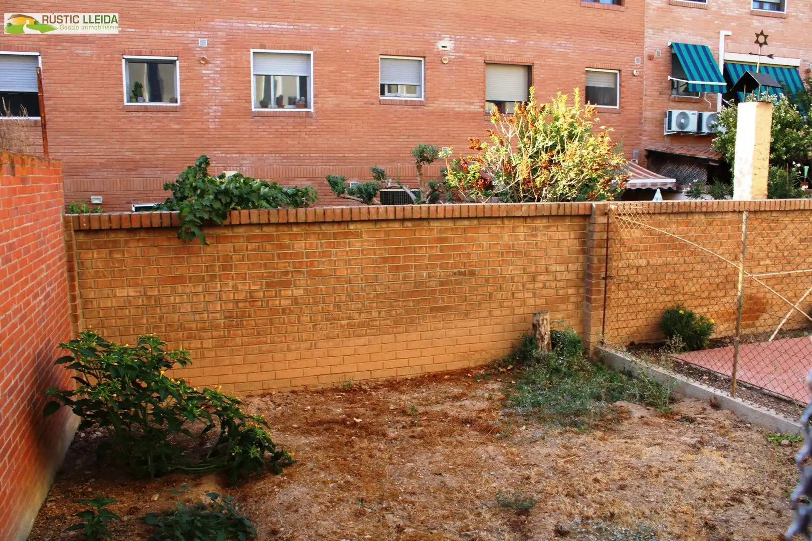 Casa adosada en venda a Tàrrega