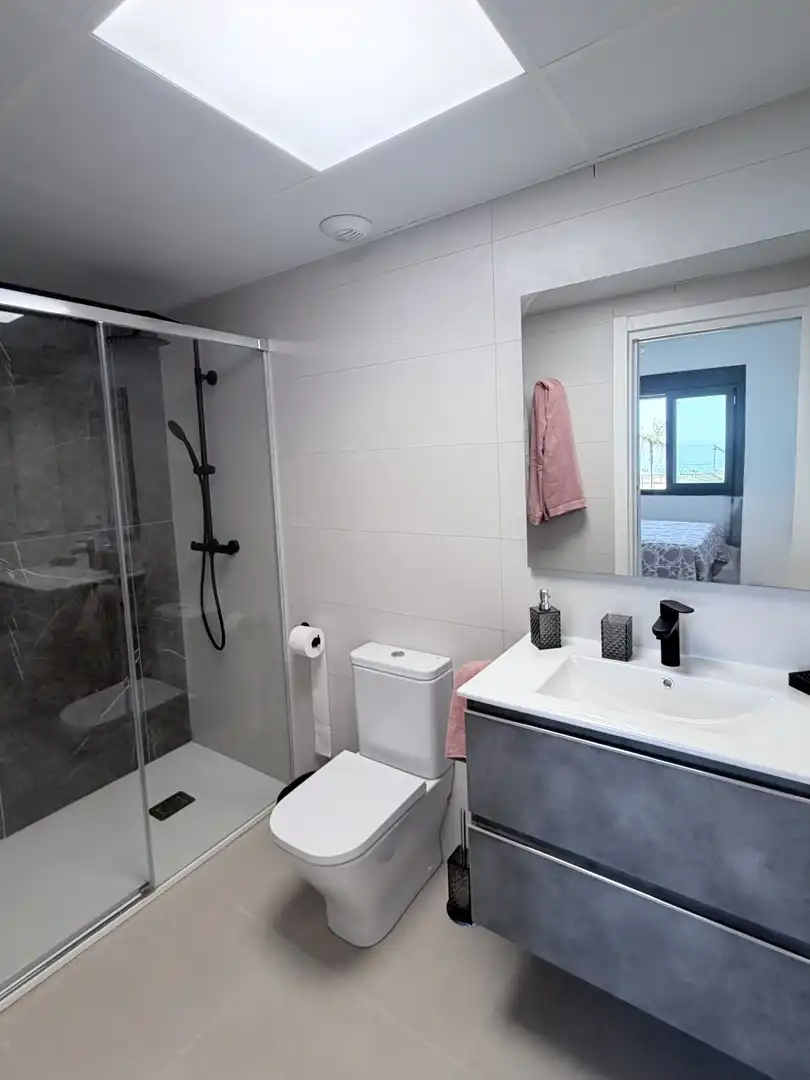 Badezimmer von Wohnung zur Miete in Vélez-Málaga mit Terrasse und Schwimmbad