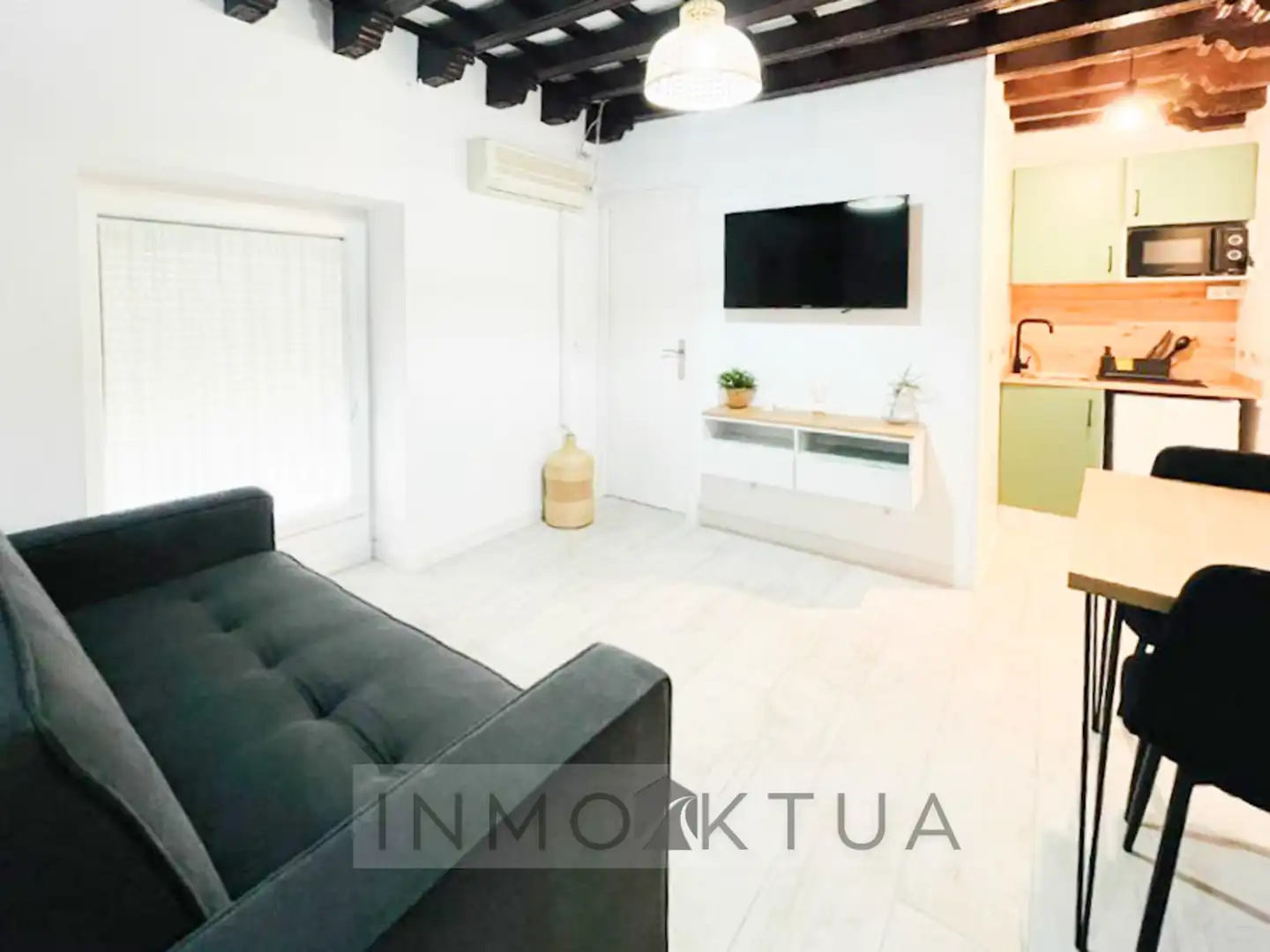 Vista exterior de Estudio en venta en Jerez de la Frontera con Aire acondicionado, Parquet y Amueblado