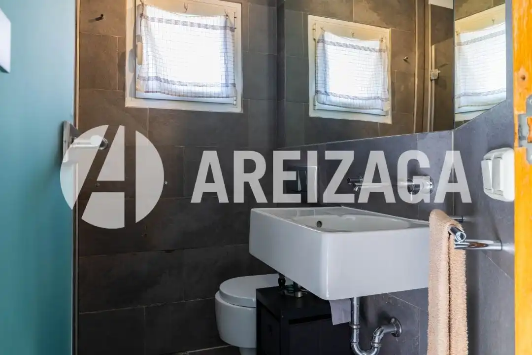 Baño de Ático en venta en Donostia - San Sebastián  con Calefacción