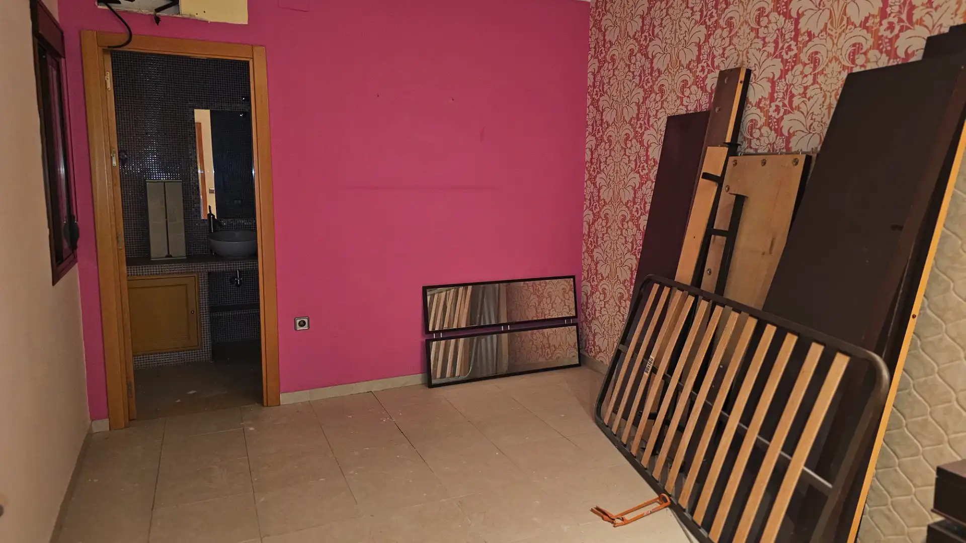 Bedroom of Flat for sale in La Algaba  with Air Conditioner, Terrace and Storage room