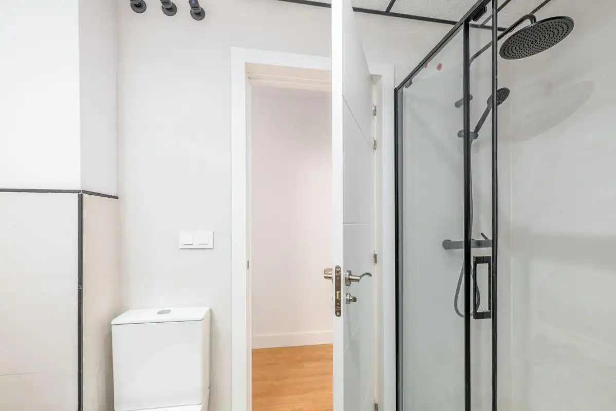 Badezimmer von Erdgeschoss zum Verkauf in Sevilla mit Heizung