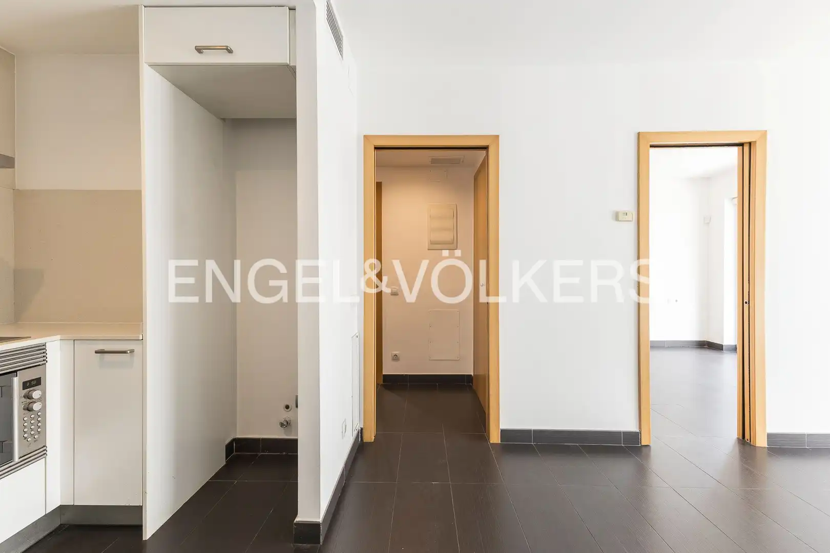 Flat for sale in Barcelona  with Air Conditioner, Heating and Swimming Pool