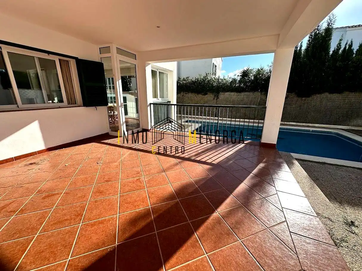 Vista exterior de Casa o xalet en venda en Es Mercadal amb Aire condicionat, Jardí privat i Terrassa