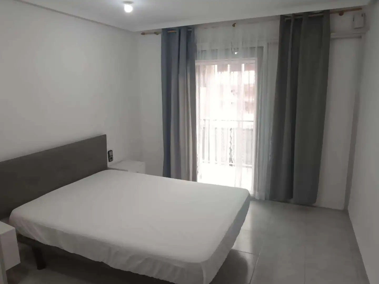 Habitación de Apartamento para compartir en Alicante / Alacant con Aire acondicionado, Terraza y Amueblado