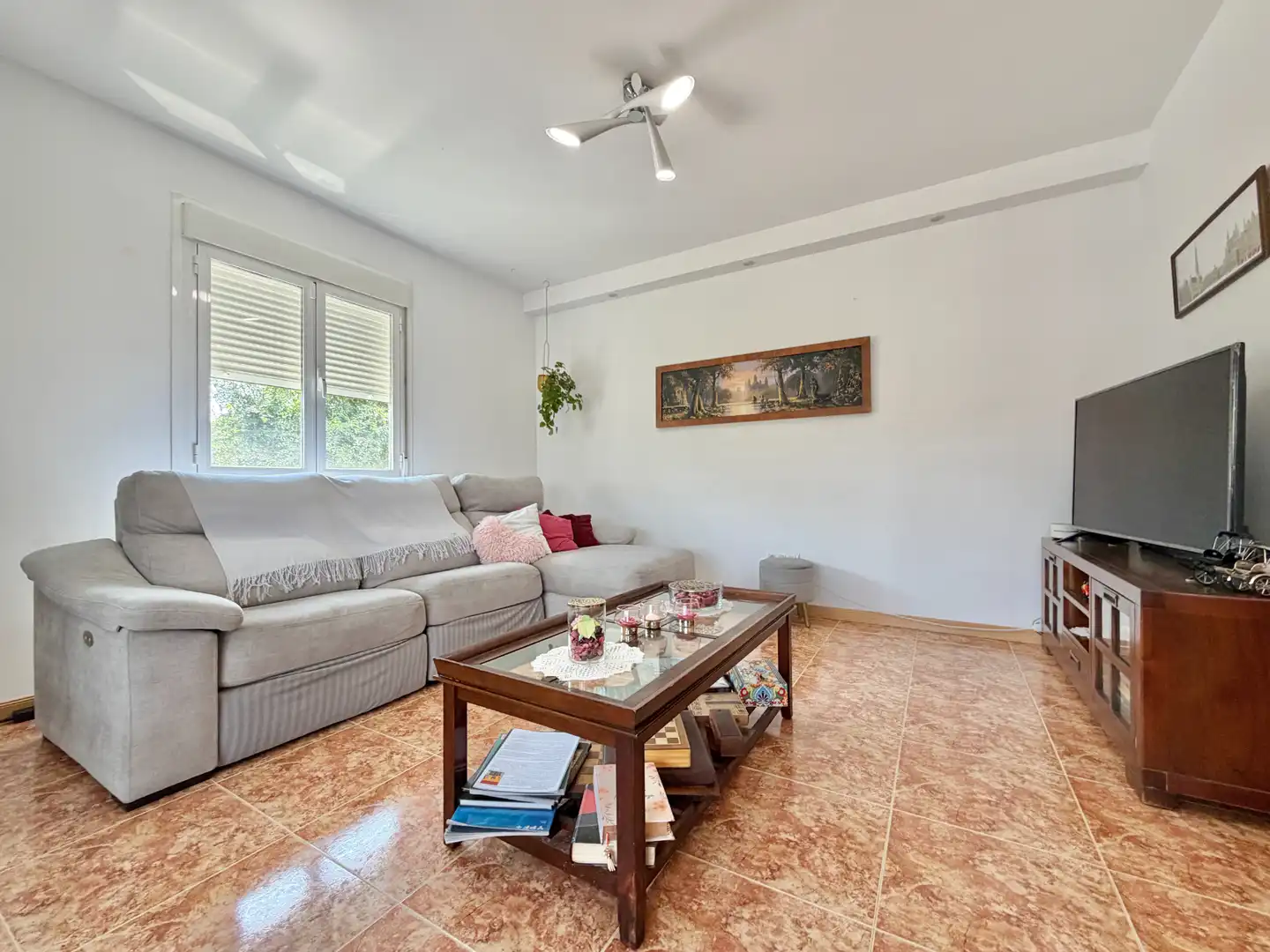 Sala d'estar de Casa adosada en venda en Ugena amb Aire condicionat, Calefacció i Jardí privat