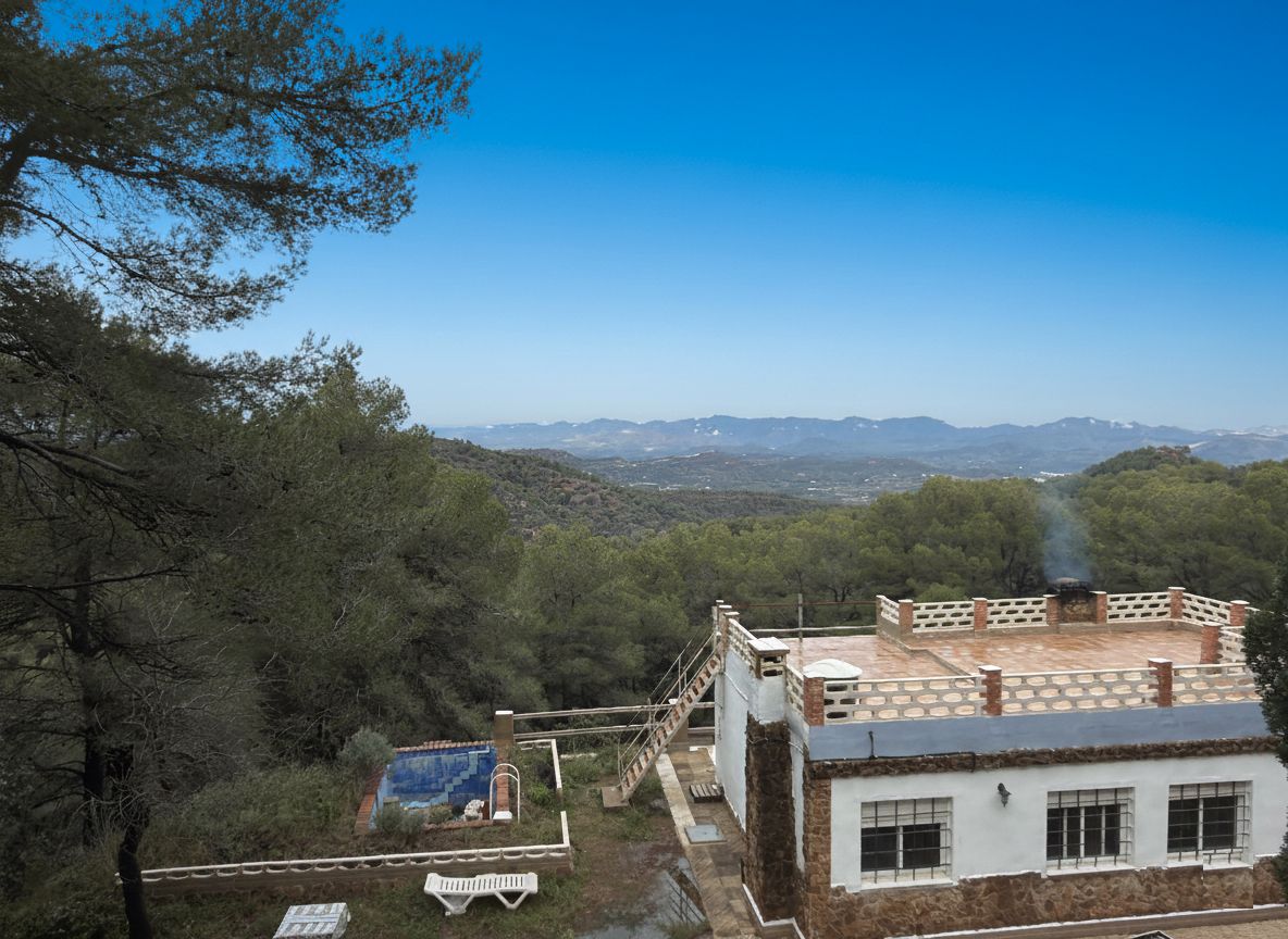 Vista exterior de Casa o xalet en venda en Estivella amb Jardí privat, Terrassa i Piscina