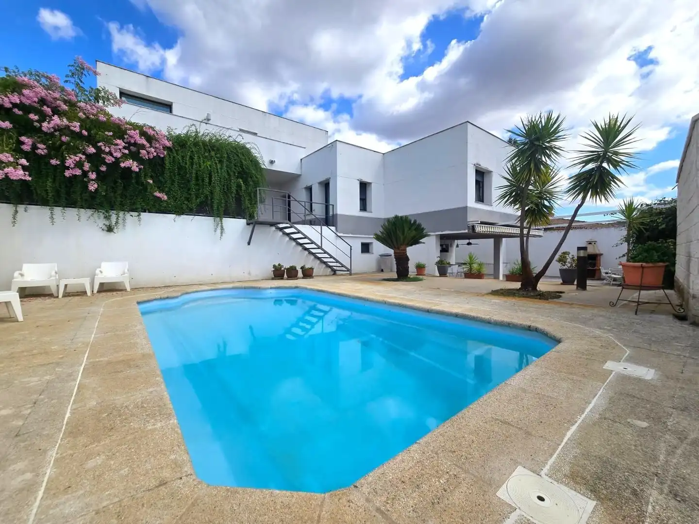 Piscina de Casa o xalet en venda en Plasencia amb Aire condicionat, Calefacció i Jardí privat