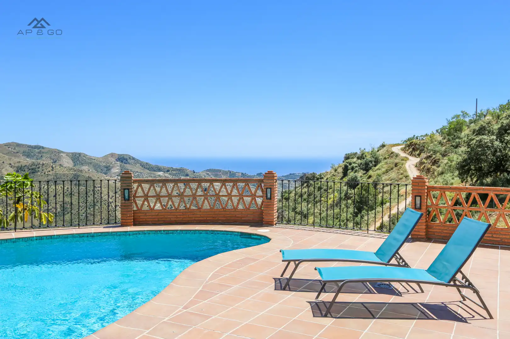Piscina de Finca rústica de lloguer en Almuñécar amb Aire condicionat, Calefacció i Jardí privat