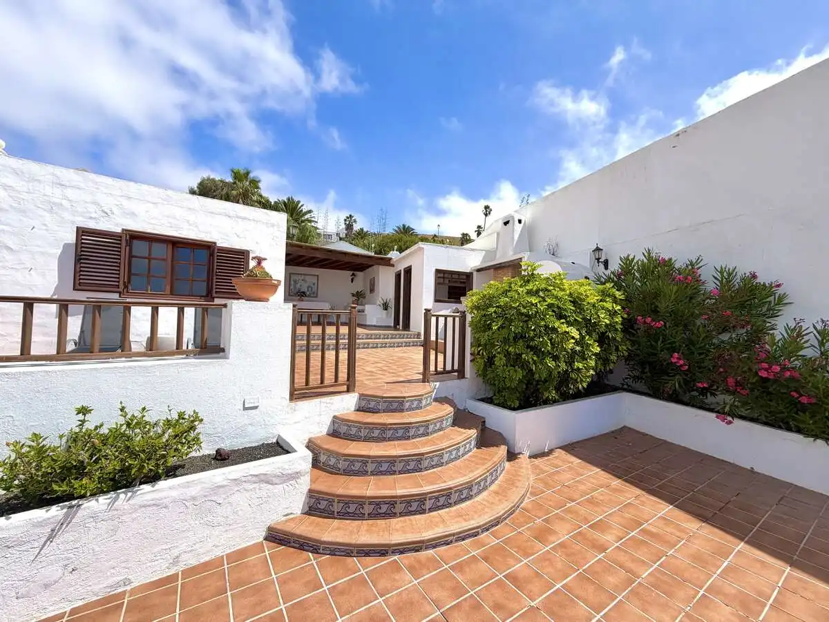 Vista exterior de Casa o chalet en venta en Teguise con Trastero y Amueblado