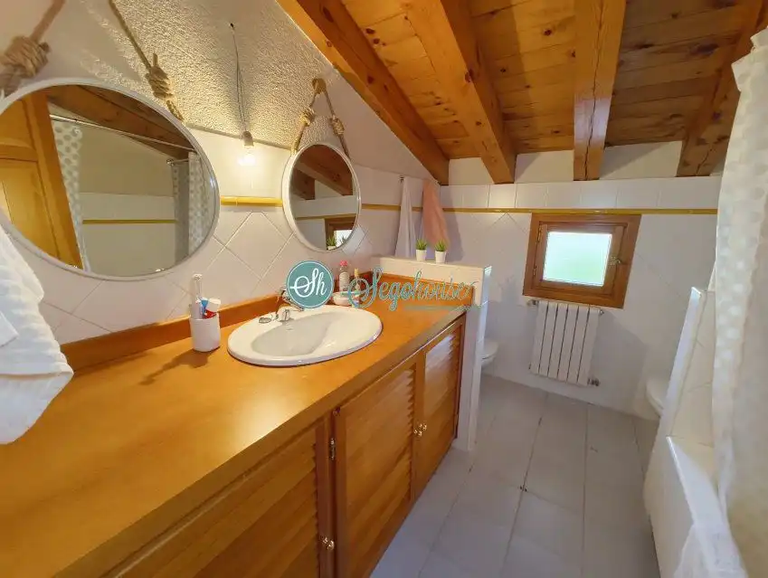Baño de Casa o chalet en venta en Palazuelos de Eresma con Calefacción, Terraza y Amueblado