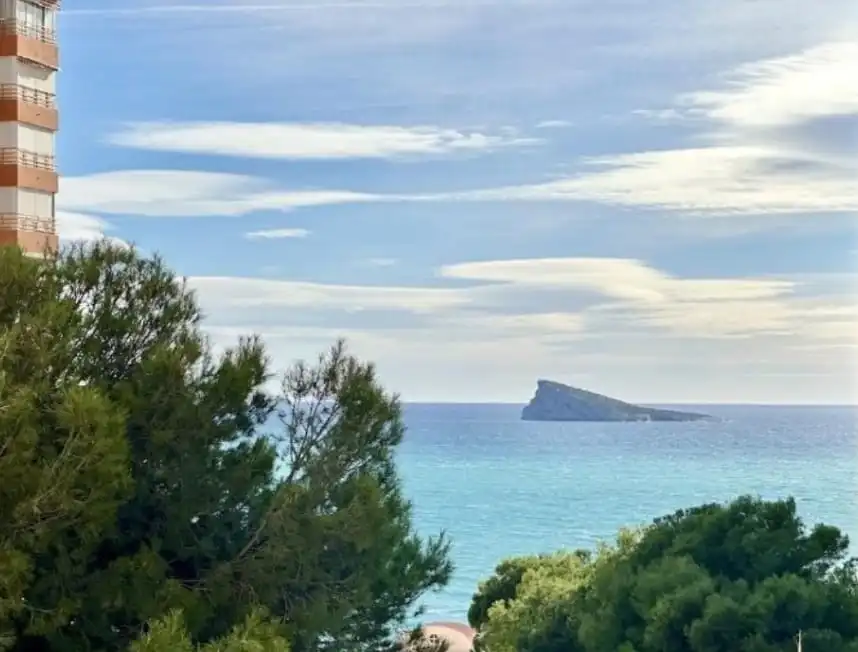 Vista exterior de Piso en venta en Benidorm con Aire acondicionado, Jardín privado y Terraza