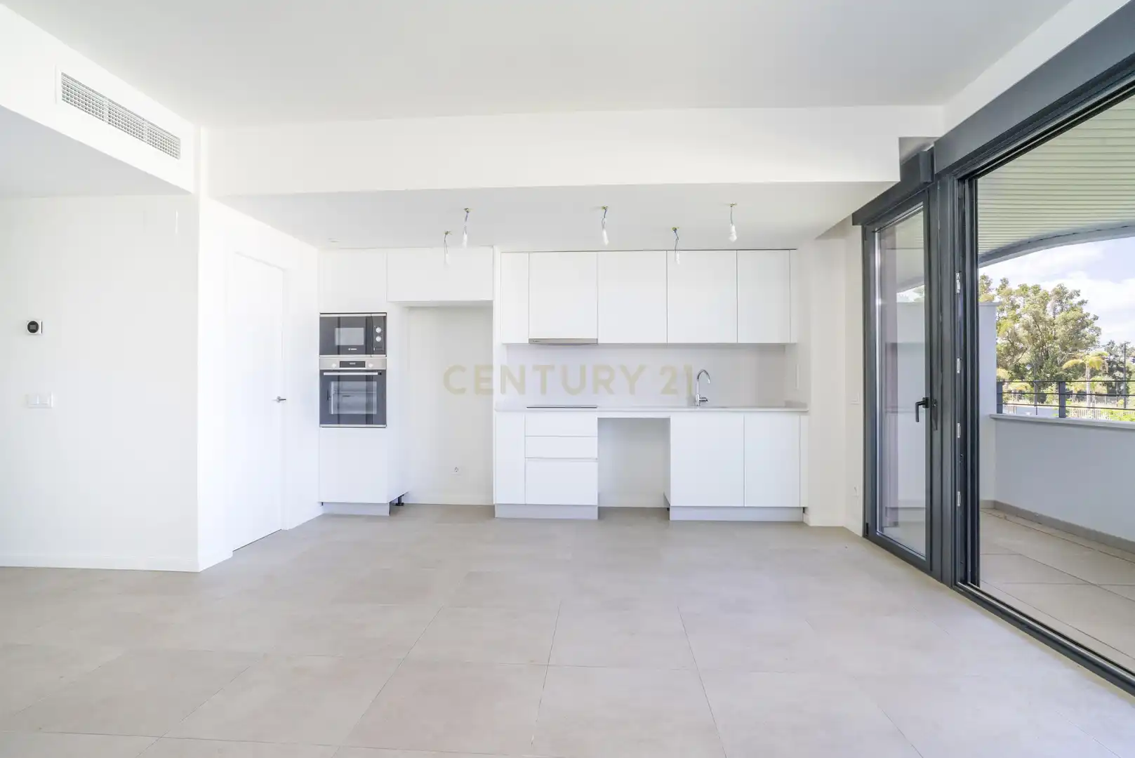 Kitchen of Flat for sale in Torremolinos  with Private garden, Storage room and Microwave