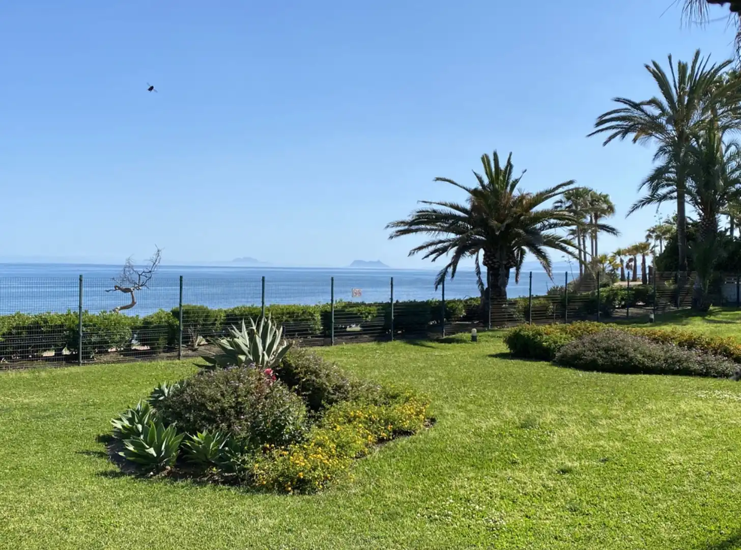 Jardín de Piso de alquiler en Estepona con Aire acondicionado, Terraza y Amueblado
