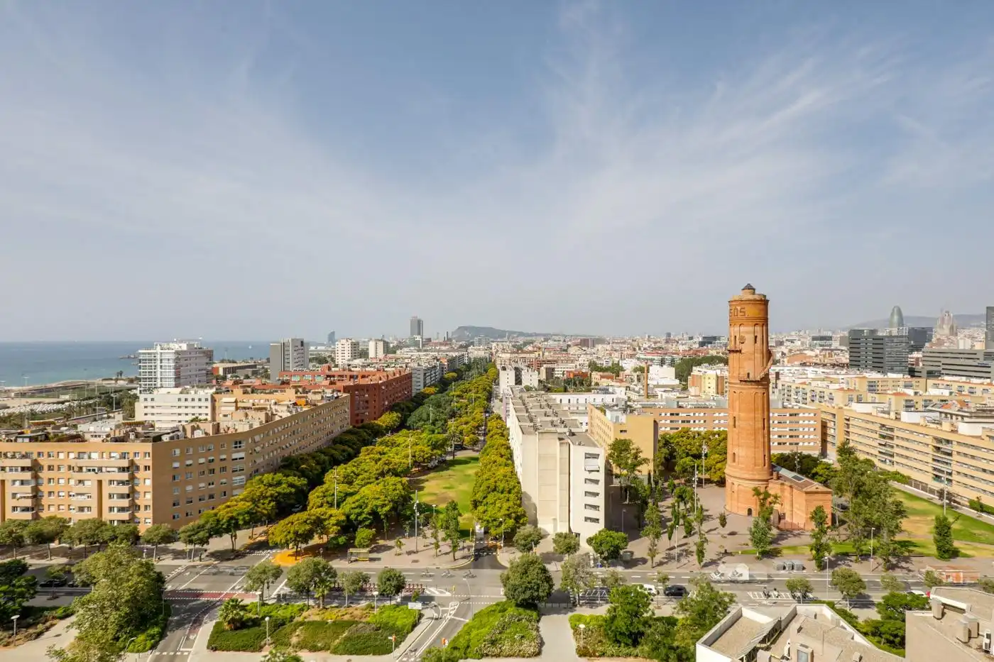 Außenansicht von Wohnung zum Verkauf in Barcelona mit Klimaanlage, Heizung und Terrasse