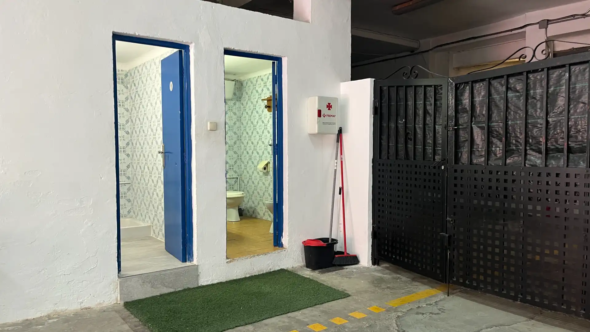 Commercial properties for rent in Valencia  with Air Conditioner and Alarm