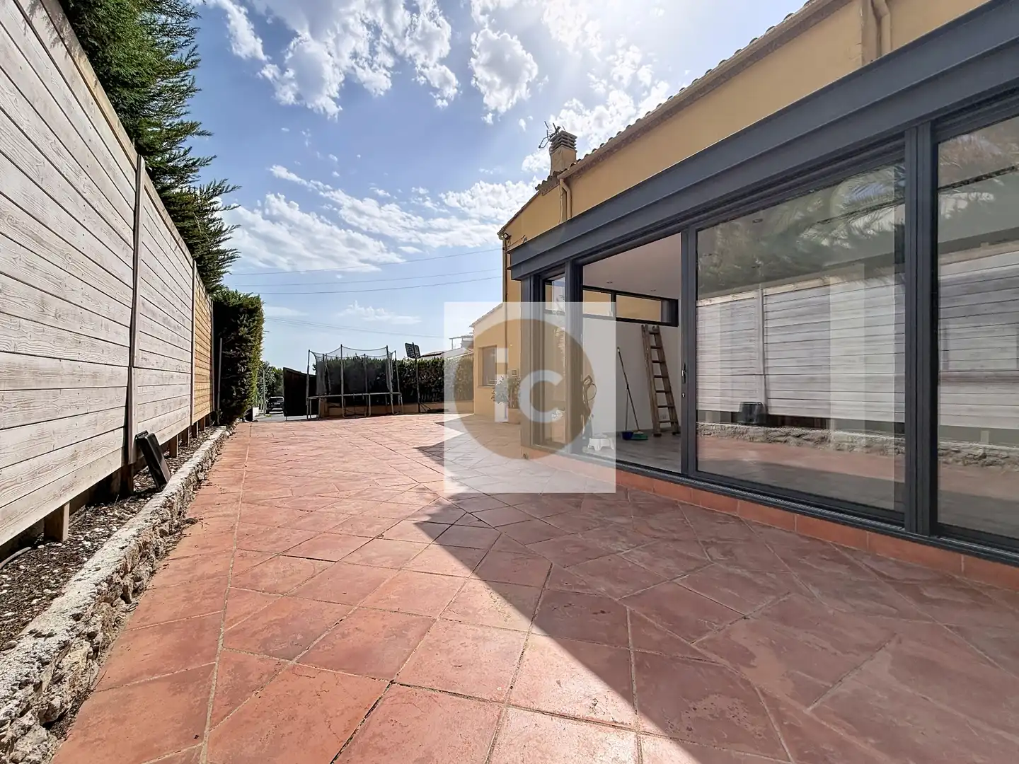 Terraced house with pool for sale in Carrer Alemanya 25, imagen 2