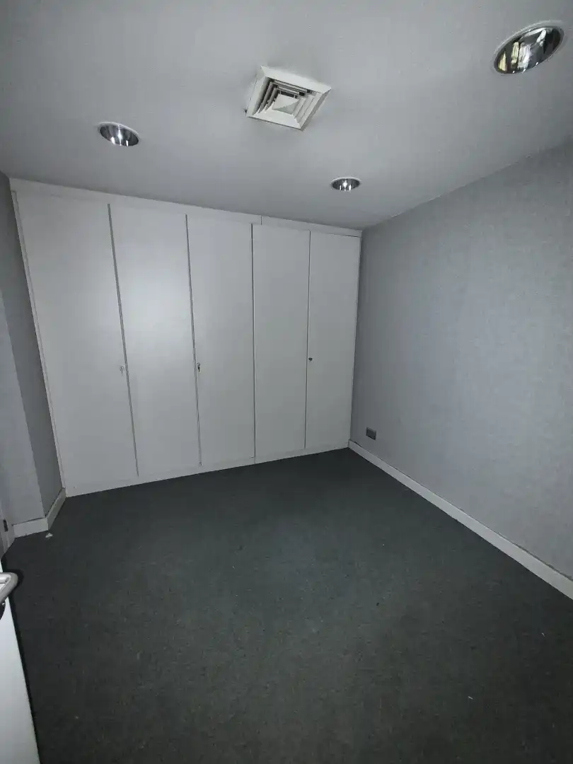 Schlafzimmer von Geschaftsraum zur Miete in Madrid mit Klimaanlage