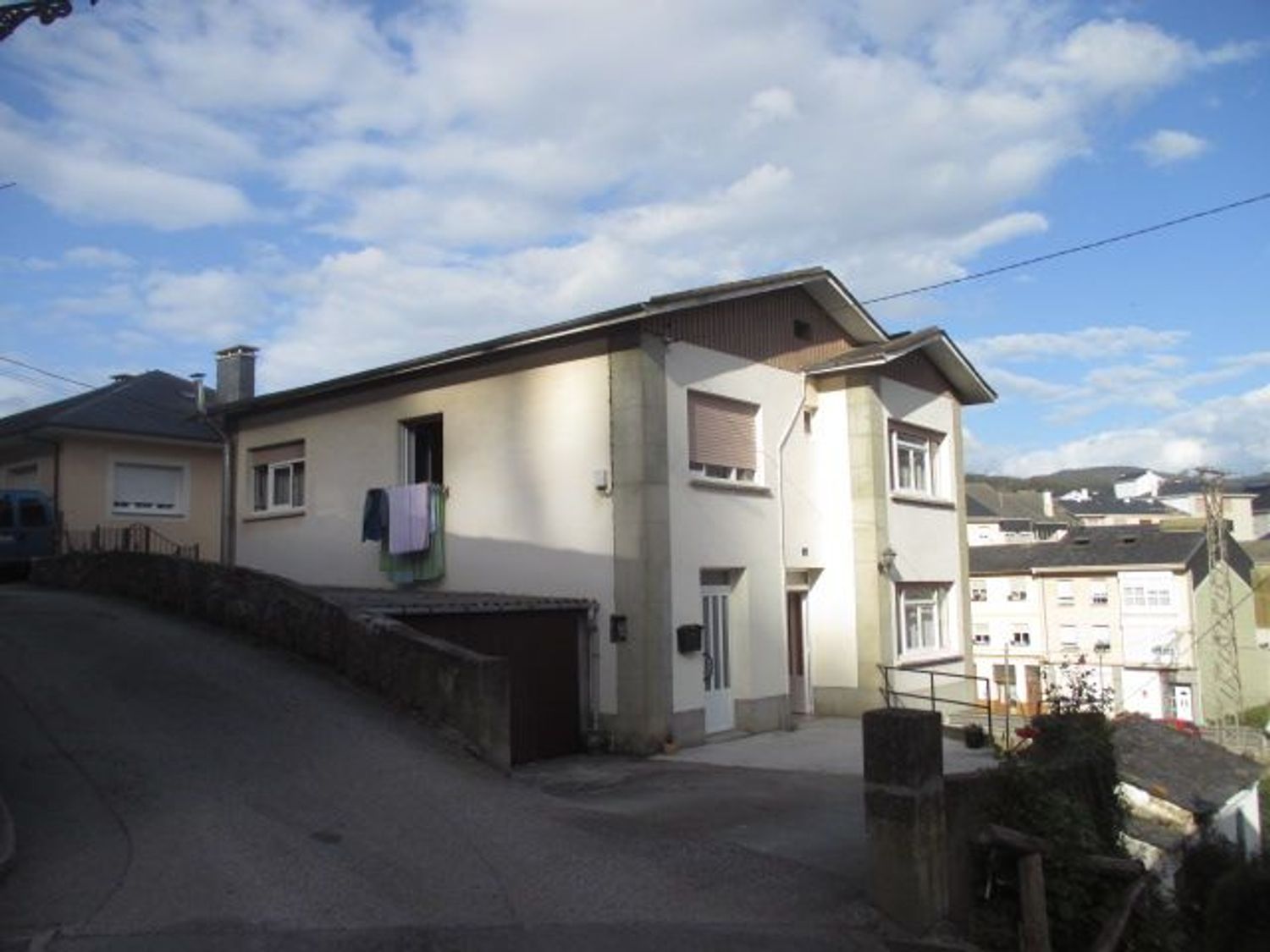 Vista exterior de Casa o xalet en venda en Vegadeo amb Calefacció, Jardí privat i Parquet