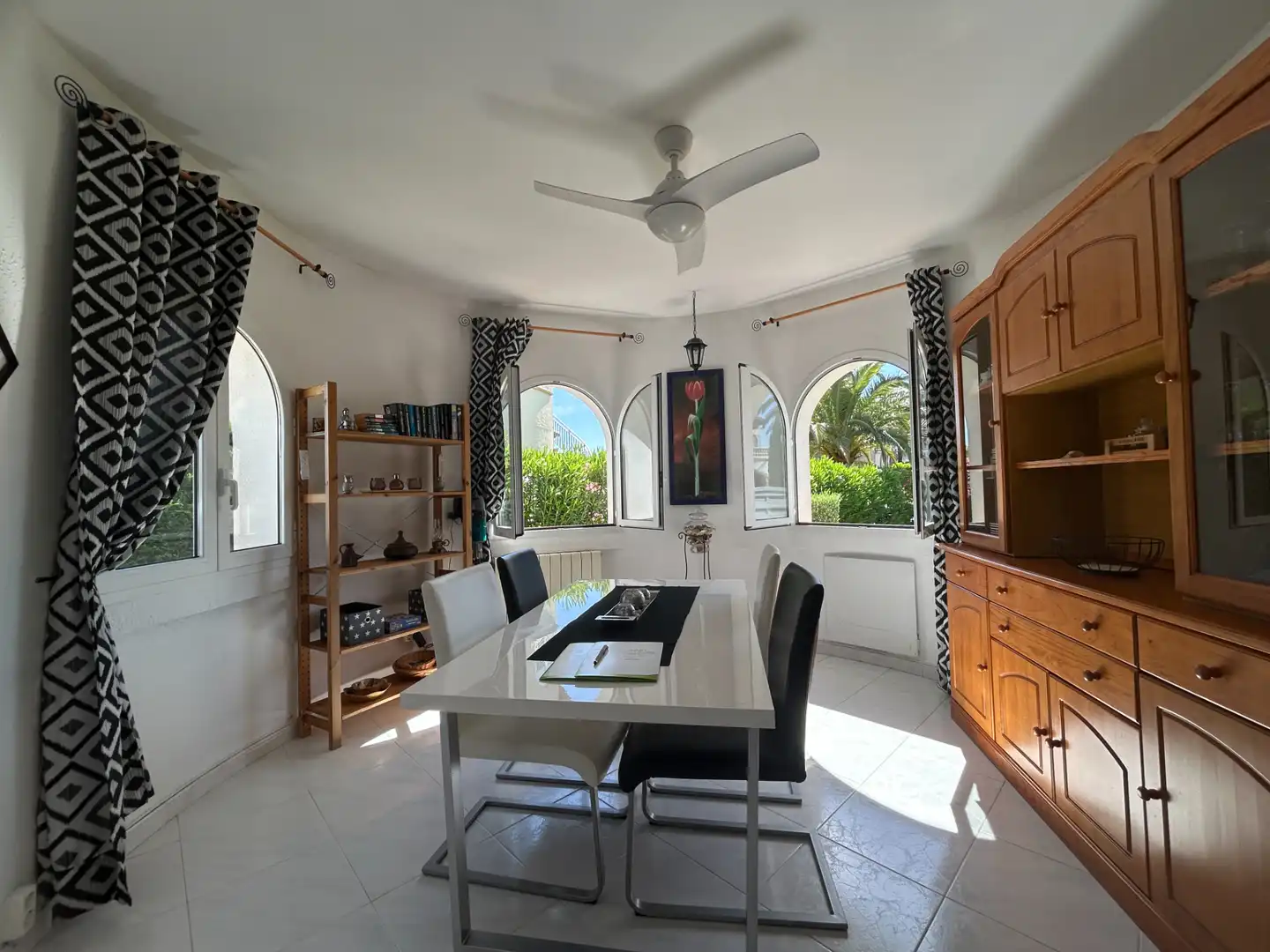 Comedor de Casa adosada en venta en Torroella de Fluvià con Aire acondicionado, Calefacción y Jardín privado