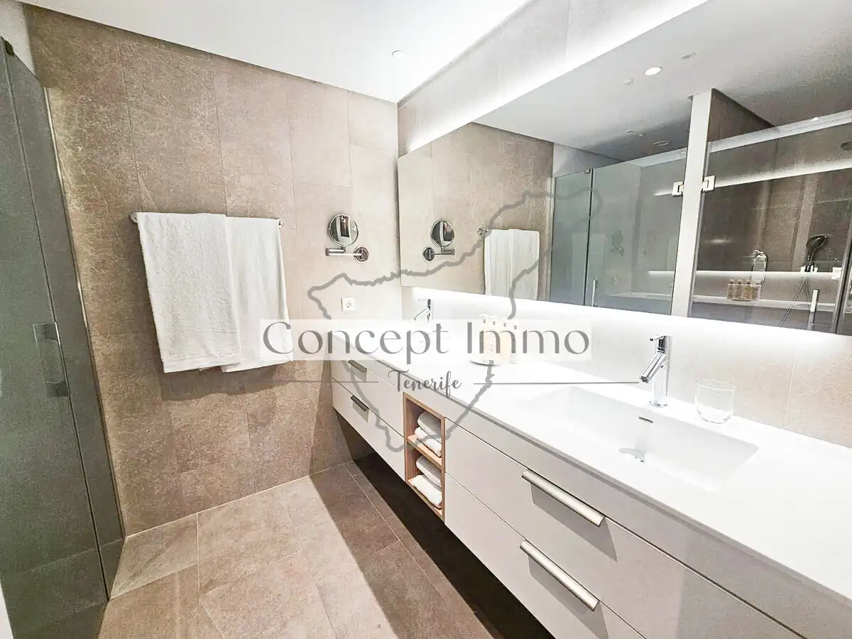 Baño de Planta baja en venta en Guía de Isora con Aire acondicionado, Jardín privado y Terraza