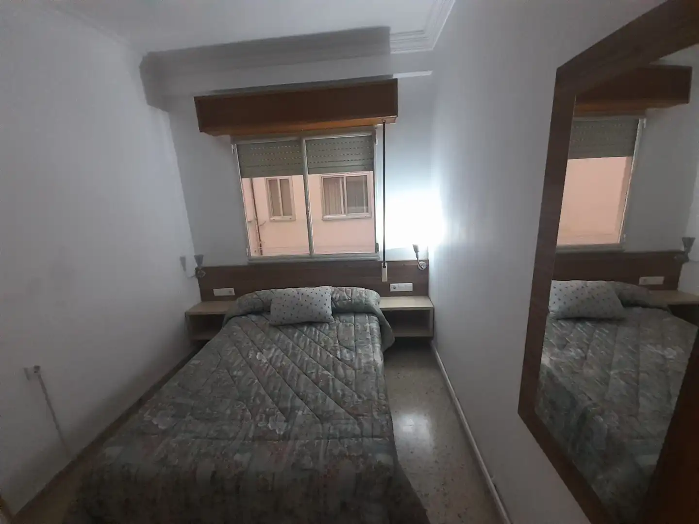 Schlafzimmer von Wohnung zur Miete in Ourense Capital  mit Heizung, Parkett und Möbliert