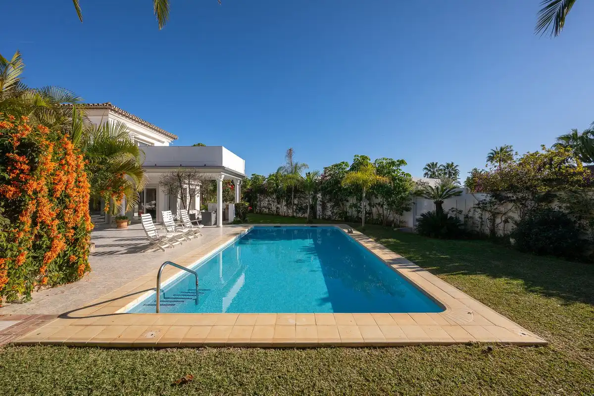 Piscina de Casa o chalet en venta en Marbella con Terraza, Trastero y Piscina