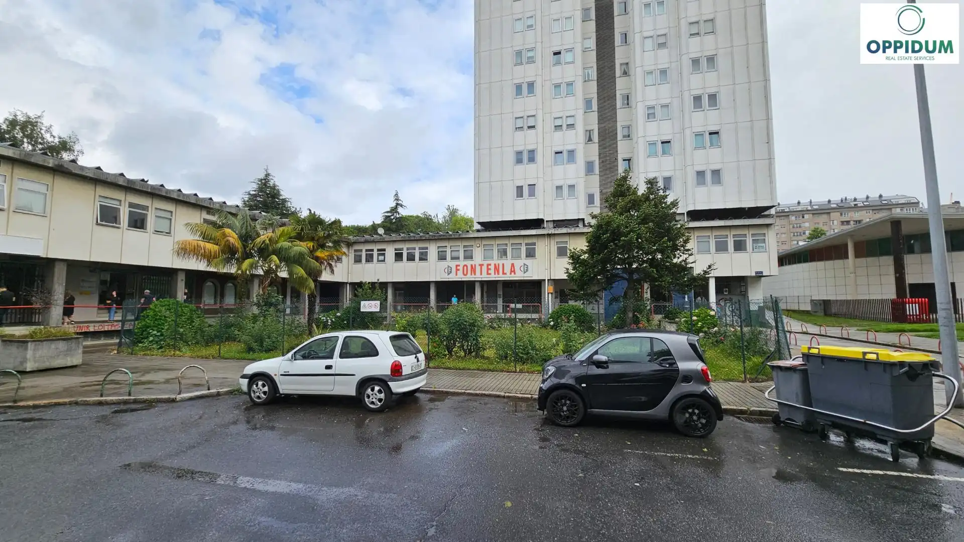 Oficina en venda a Praza de Luís Seoane 2