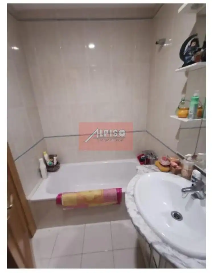 Baño de Piso en venta en Ourense Capital  con Calefacción, Parquet y Amueblado