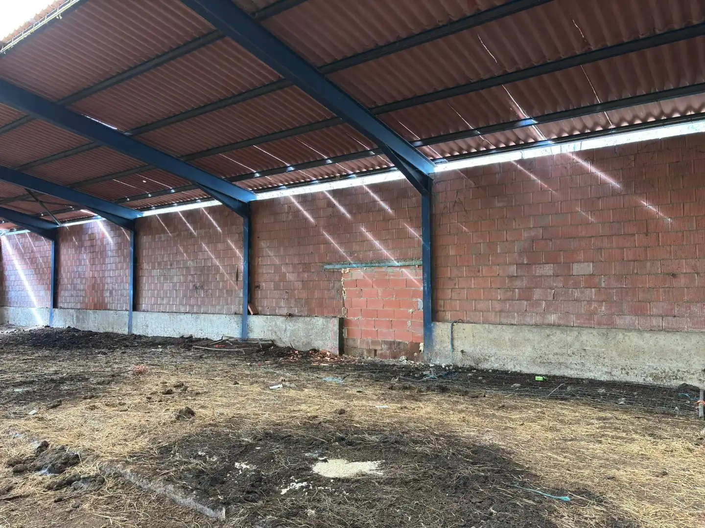 Vista exterior de Nave industrial en venta en Valdepiélago