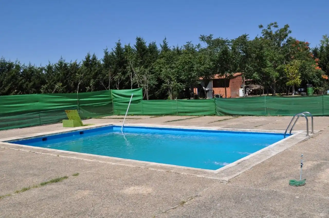 Piscina de Casa o xalet en venda en Cubillas de Santa Marta amb Calefacció, Jardí privat i Terrassa