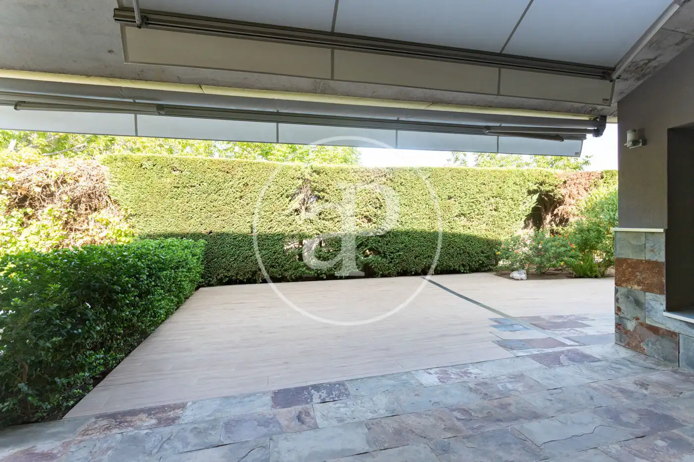 Terrassa de Casa o xalet en venda en Sant Cugat del Vallès amb Aire condicionat, Calefacció i Jardí privat