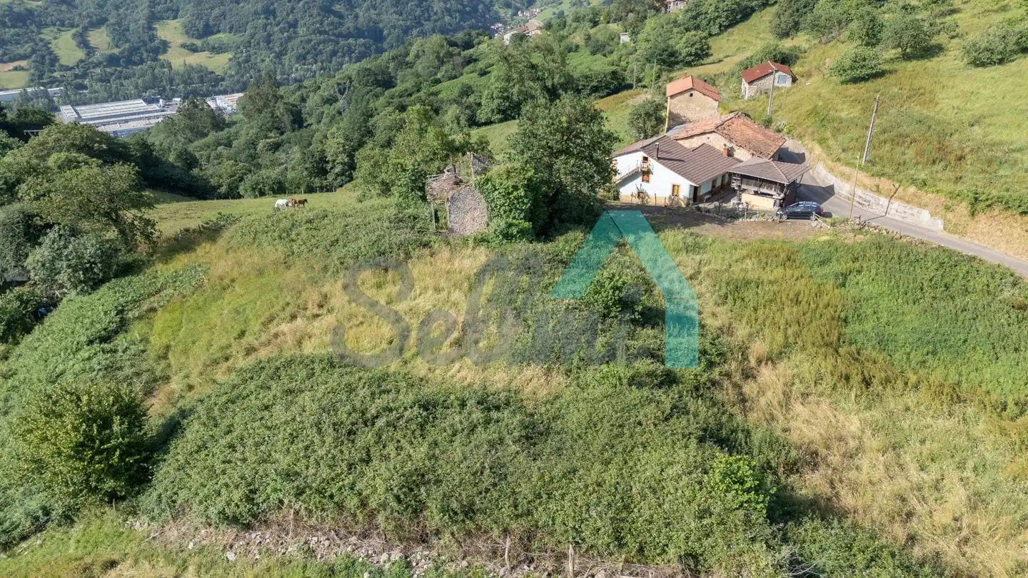 Casa o xalet en venda en Mieres (Asturias) amb Jardí privat i Terrassa