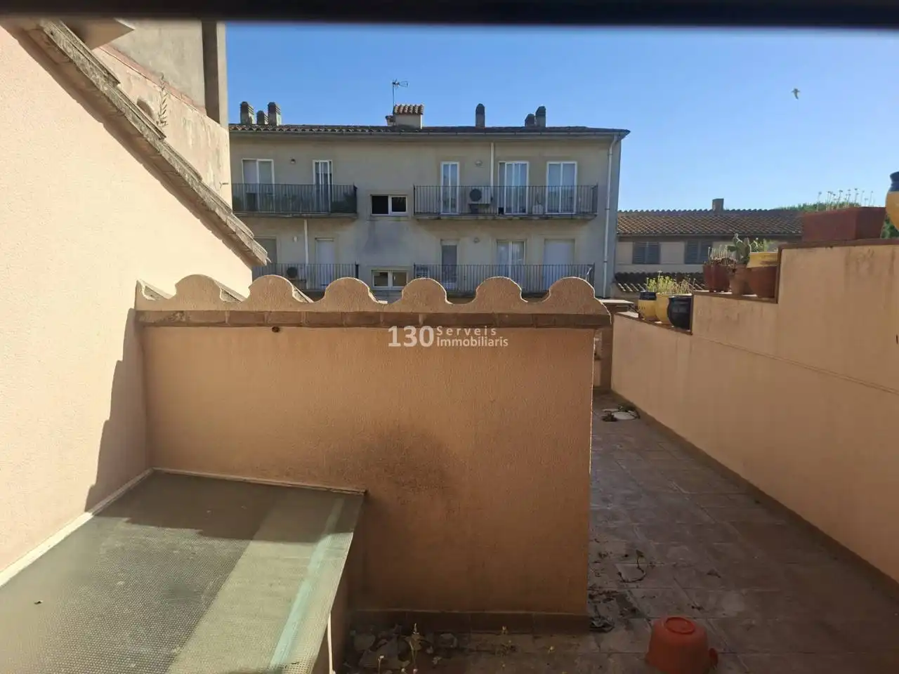Vista exterior de Casa adosada en venda en Torroella de Montgrí amb Jardí privat, Terrassa i Piscina