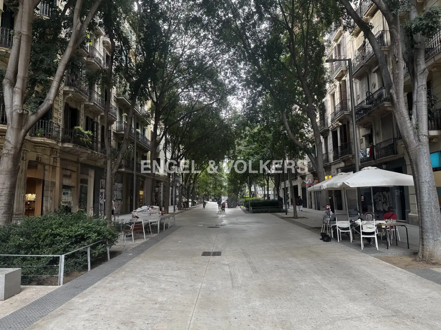 Außenansicht von Gebäude zum Verkauf in Barcelona