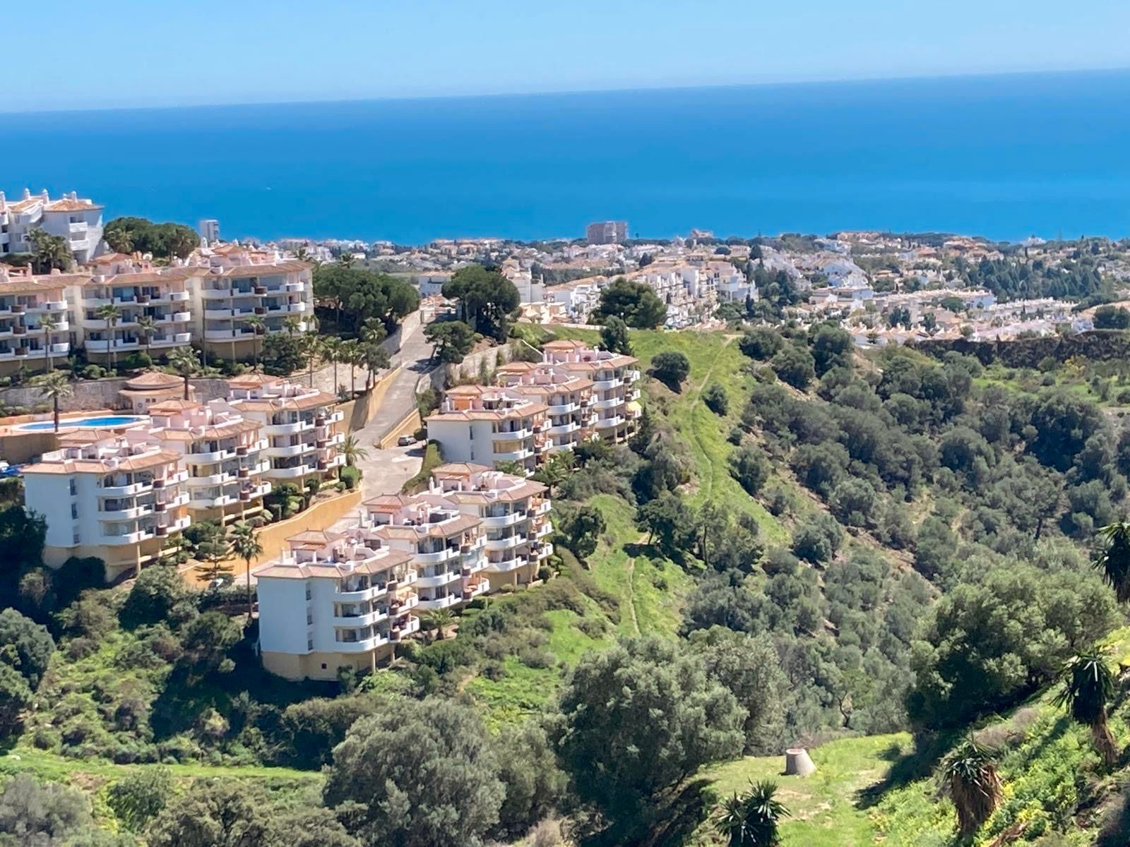 Vista exterior de Dúplex en venda en Mijas amb Terrassa, Moblat i Piscina comunitària