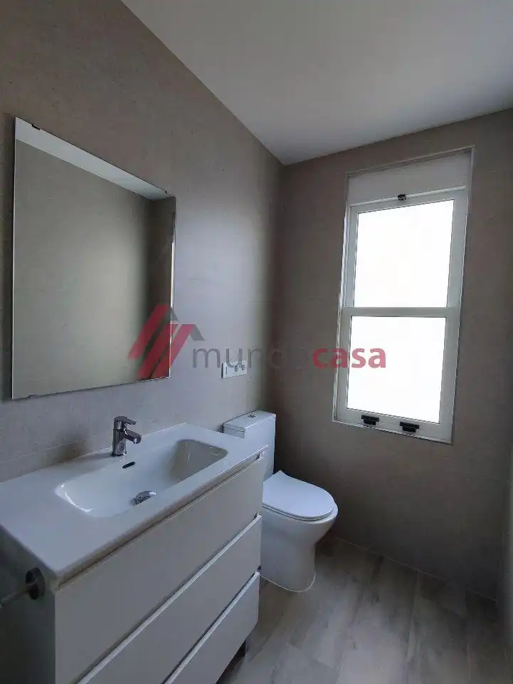 Bathroom of Flat for rent in Ferrol  with Heating and Furnished