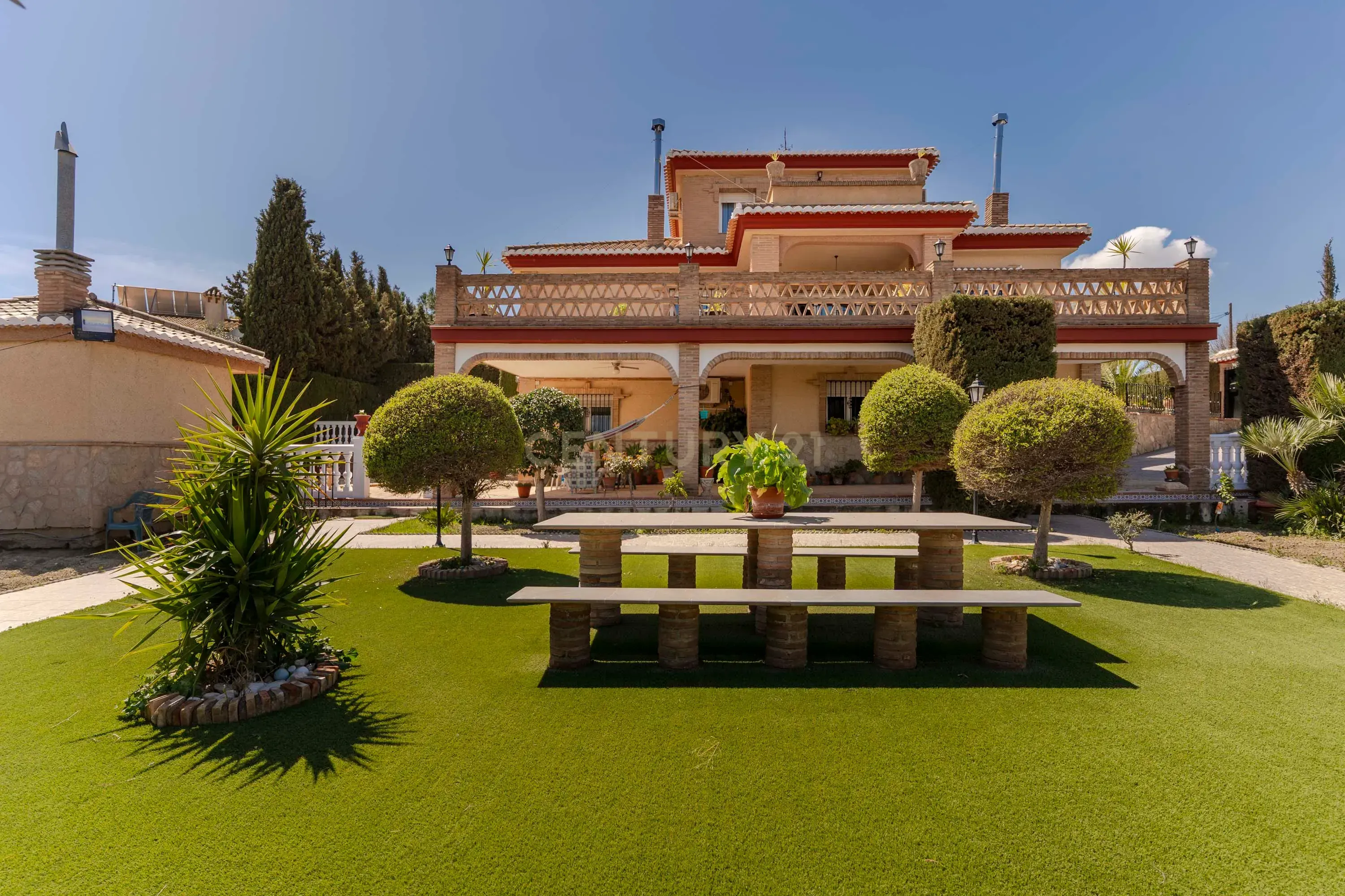 Jardí de Casa o xalet en venda en Las Gabias amb Jardí privat, Traster i Piscina