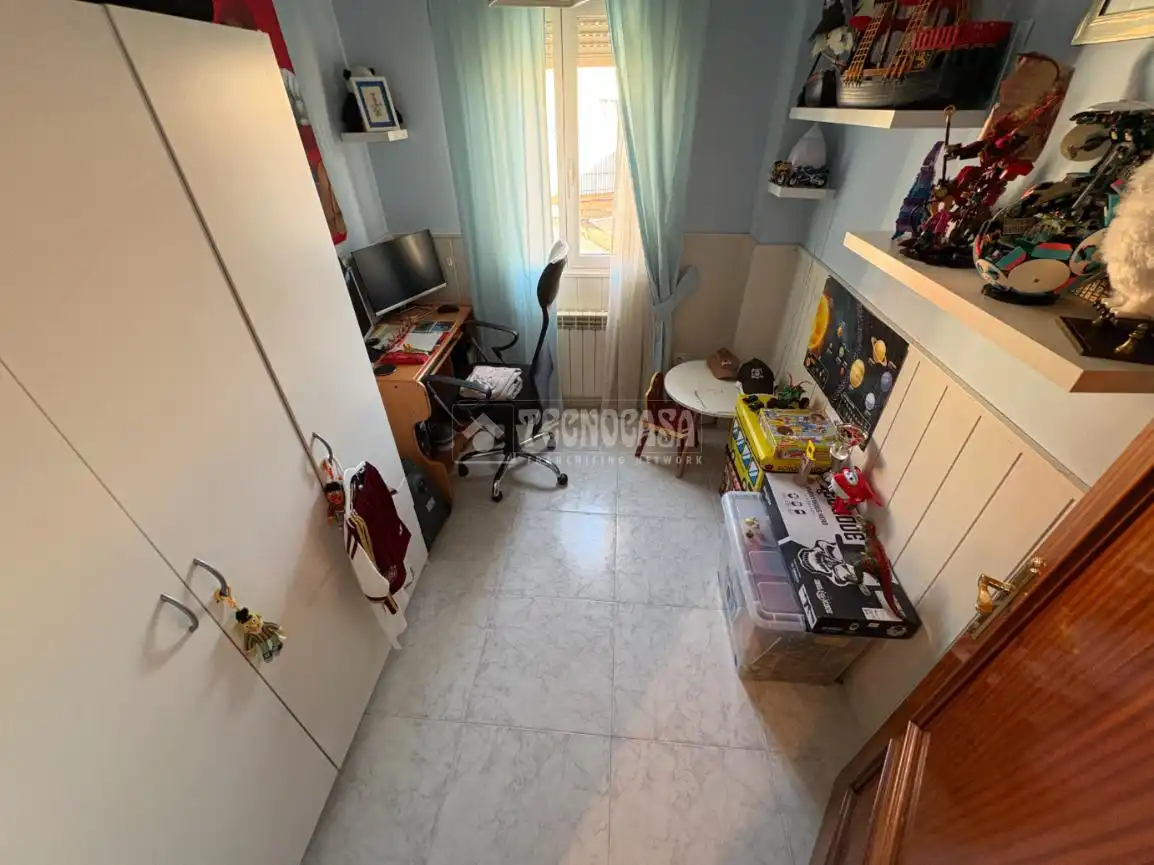 Habitación de Piso en venta en Guadalajara con Calefacción