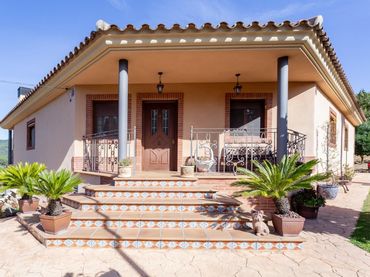 Casa con piscina en venta en Riudecanyes