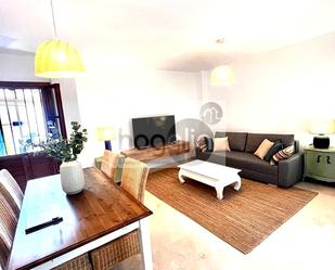 Living room of Flat to rent in  Sevilla Capital  with Air Conditioner, Terrace and Storage room