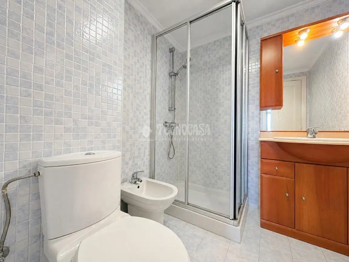 Baño de Piso en venta en Santander con Calefacción
